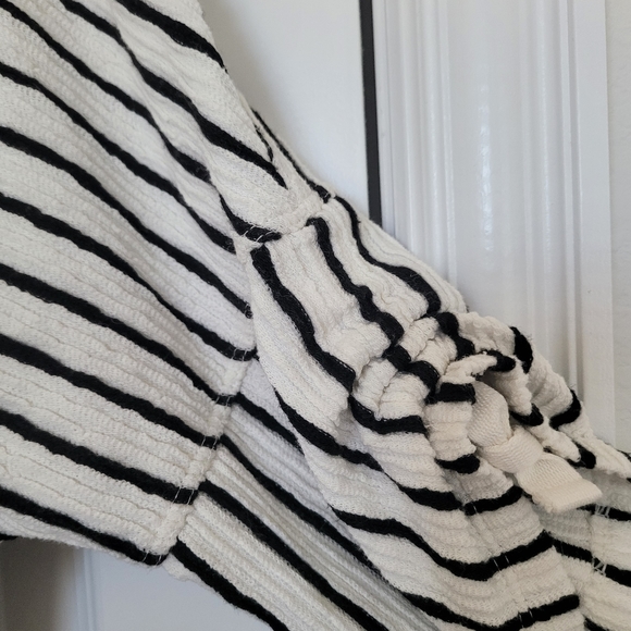 Max studio top - Picture 3 of 3